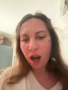 Snapshot of Yanacool007 chatting on 11/19/25, 01:22 Yanacool007 online show from 11/19/25, 01:22