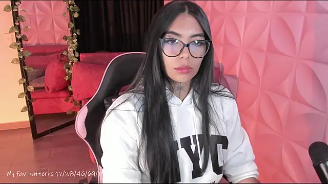 Snapshot of NattGomez chatting on 04/17/26, 03:20 NattGomez online show from 04/17/26, 03:20