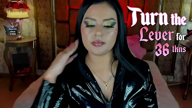 SoffiQueen online show from 11/17/25, 08:25