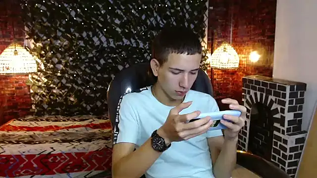 Snapshot of JackSwan18 chatting on 01/14/25, 01:06 JackSwan18 online show from 01/14/25, 01:06