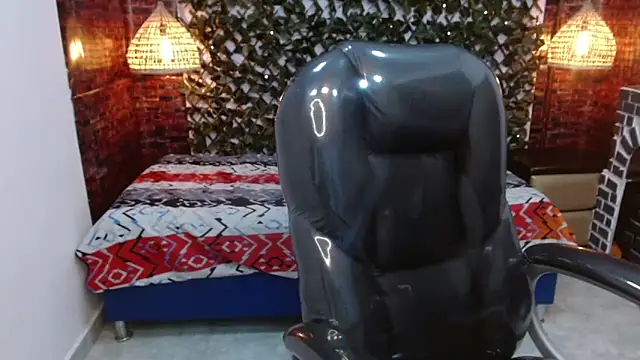 Snapshot of JackSwan18 chatting on 01/15/25, 12:58 JackSwan18 online show from 01/15/25, 12:58