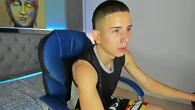 Snapshot of JackSwan18 chatting on 11/22/25, 03:11 JackSwan18 online show from 11/22/25, 03:11