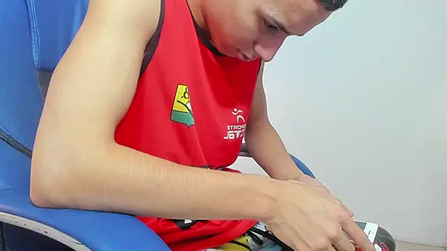 Snapshot of JackSwan18 chatting on 11/26/25, 07:48 JackSwan18 online show from 11/26/25, 07:48