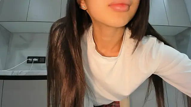 Snapshot of Mia_Meow_ chatting on 11/24/25, 02:22 Mia Meow online show from 11/24/25, 02:22