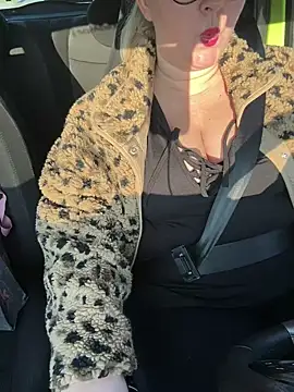 Snapshot of queenpeachi chatting on 12/12/24, 01:06 queenpeachi online show from 12/12/24, 01:06