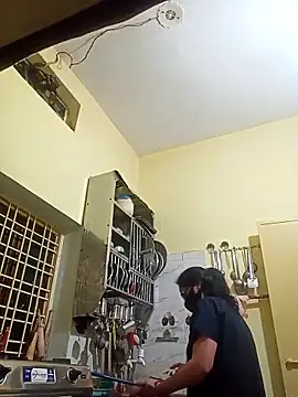 heenage online show from 02/15/25, 04:12