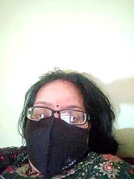 heenage online show from 02/26/25, 10:36