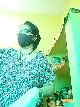 heenage online show from 03/18/25, 05:52