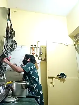 heenage online show from 03/20/25, 02:53