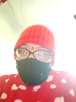 heenage online show from 12/21/25, 03:46