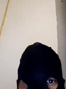 Snapshot of Skinnyben10 chatting on 01/17/25, 08:22 Skinnyben10 online show from 01/17/25, 08:22