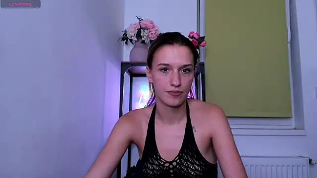 Snapshot of LaraStone69 chatting on 09/17/25, 07:15 LaraStone69 online show from 09/17/25, 07:15