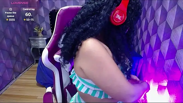 Sofiacowperx online show from 12/21/24, 01:32