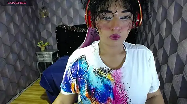 Sofiacowperx online show from 12/30/24, 05:34