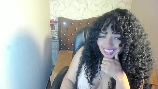 Sofiacowperx online show from 11/22/25, 09:41