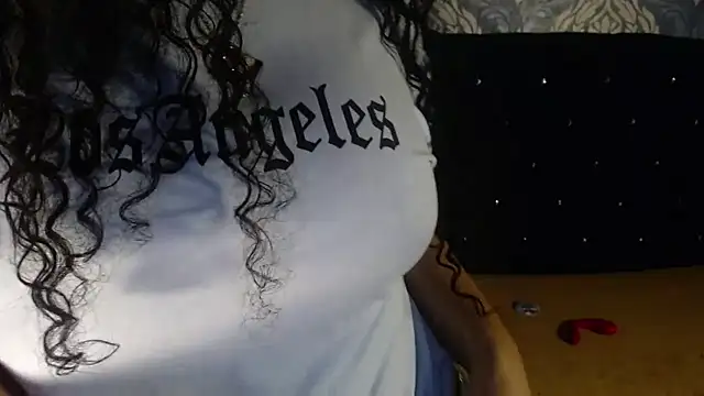 Sofiacowperx online show from 11/27/25, 02:19