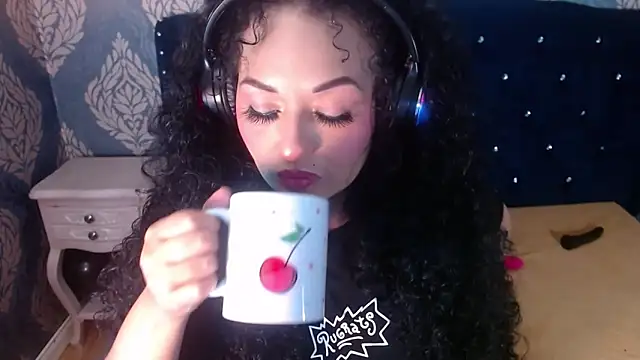 Sofiacowperx online show from 04/28/26, 01:27