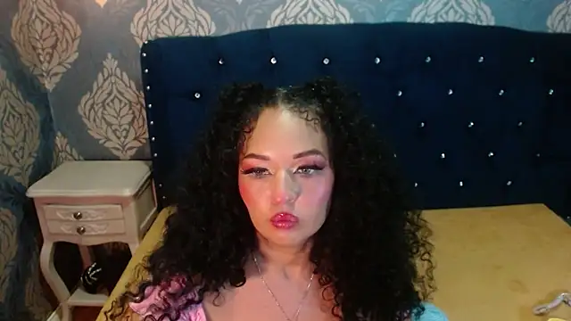 Sofiacowperx online show from 04/30/26, 08:57