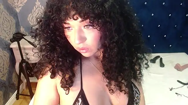 Sofiacowperx online show from 05/21/26, 01:29