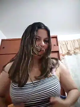 Snapshot of Carliina_Soussa chatting on 09/19/25, 12:12 Carliina Soussa online show from 09/19/25, 12:12