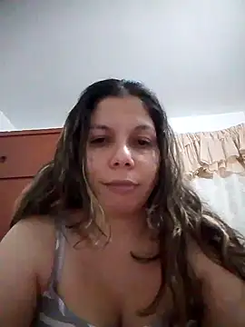 Snapshot of Carliina_Soussa chatting on 10/02/25, 10:28 Carliina Soussa online show from 10/02/25, 10:28
