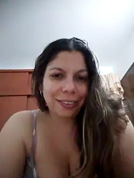 Snapshot of Carliina_Soussa chatting on 10/20/25, 10:21 Carliina Soussa online show from 10/20/25, 10:21