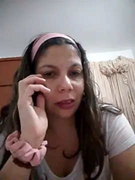 Snapshot of Carliina_Soussa chatting on 11/27/25, 10:12 Carliina Soussa online show from 11/27/25, 10:12