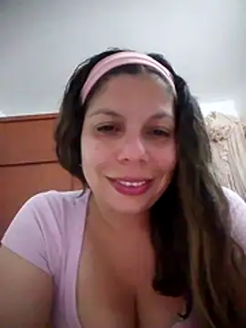 Snapshot of Carliina_Soussa chatting on 12/01/25, 12:37 Carliina Soussa online show from 12/01/25, 12:37
