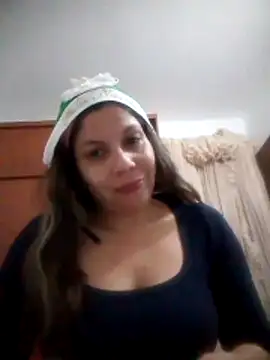 Snapshot of Carliina_Soussa chatting on 12/02/25, 11:34 Carliina Soussa online show from 12/02/25, 11:34