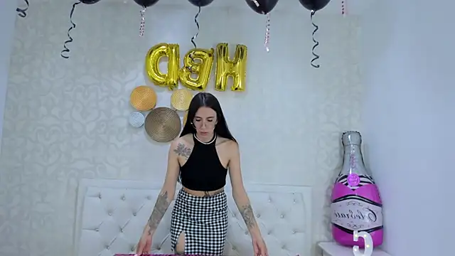 Clarisse28 online show from 12/22/24, 07:42
