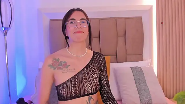 Clarisse28 online show from 10/12/25, 07:02