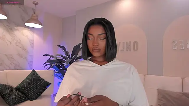 SavannahStorm online show from 05/19/26, 12:11