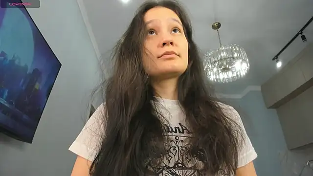 miss shine online show from 01/31/25, 04:03