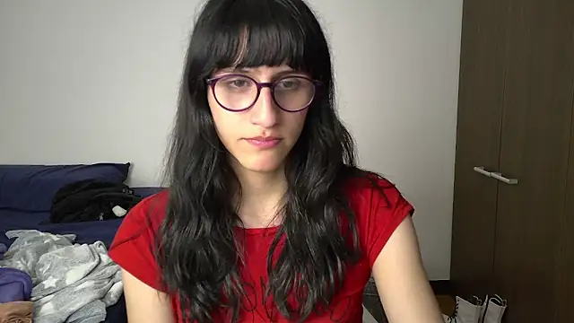 Snapshot of Alice_love29 chatting on 01/12/25, 03:17 Alice love29 online show from 01/12/25, 03:17