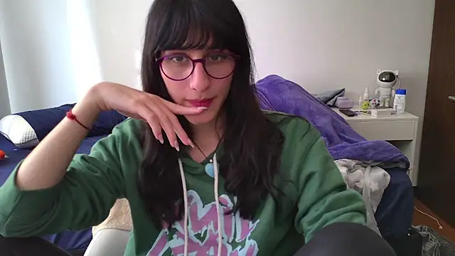 Snapshot of Alice_love29 chatting on 01/29/25, 09:17 Alice love29 online show from 01/29/25, 09:17