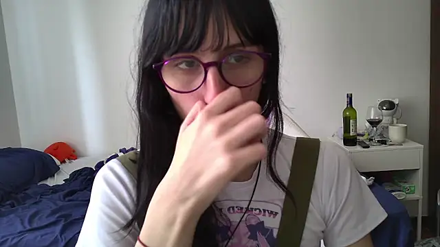 Snapshot of Alice_love29 chatting on 02/08/25, 06:01 Alice love29 online show from 02/08/25, 06:01