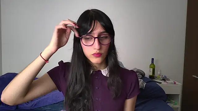 Snapshot of Alice_love29 chatting on 02/19/25, 10:53 Alice love29 online show from 02/19/25, 10:53