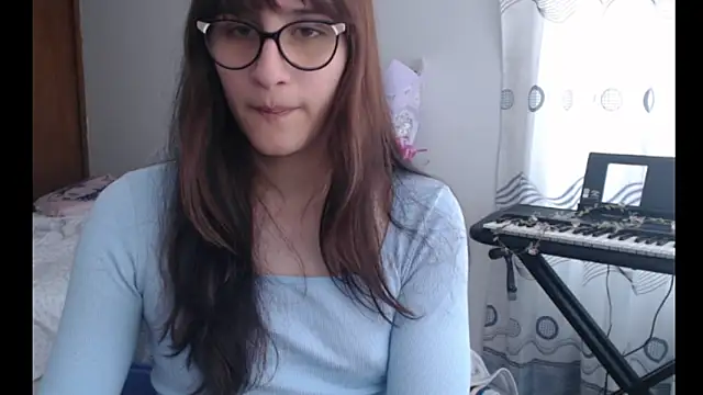 Snapshot of Alice_love29 chatting on 06/17/26, 03:24 Alice love29 online show from 06/17/26, 03:24