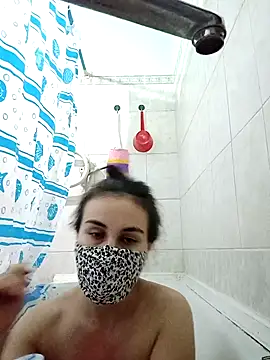 Snapshot of MikaKors chatting on 12/18/24, 05:10 MikaKors online show from 12/18/24, 05:10