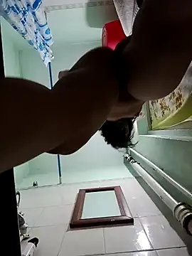 Snapshot of MikaKors chatting on 12/20/24, 03:25 MikaKors online show from 12/20/24, 03:25