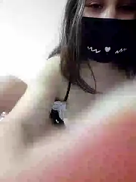 Snapshot of MikaKors chatting on 01/18/25, 01:29 MikaKors online show from 01/18/25, 01:29