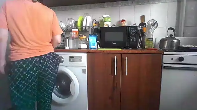 Snapshot of MikaKors chatting on 03/02/25, 09:10 MikaKors online show from 03/02/25, 09:10