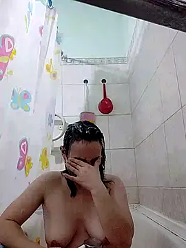 Snapshot of MikaKors chatting on 03/15/25, 04:43 MikaKors online show from 03/15/25, 04:43