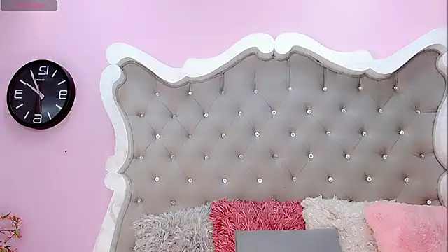 Sophia-Isabella online show from 02/23/25, 07:49