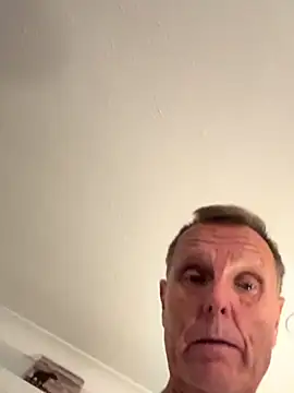 Snapshot of maturemale2024 chatting on 10/23/25, 04:39 maturemale2024 online show from 10/23/25, 04:39