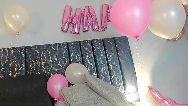 Sophia Lemos online show from 10/03/25, 01:52