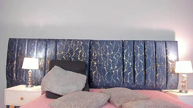 Sophia Lemos online show from 10/16/25, 02:07