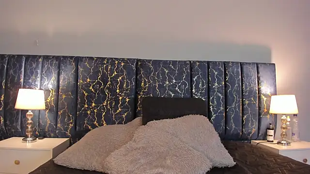 Sophia Lemos online show from 10/17/25, 02:08