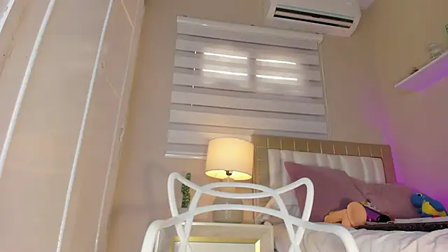 zoe sky  online show from 01/10/25, 02:34