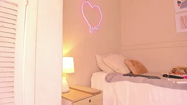 Snapshot of zoe_sky_ chatting on 11/11/25, 12:05 zoe sky online show from 11/11/25, 12:05